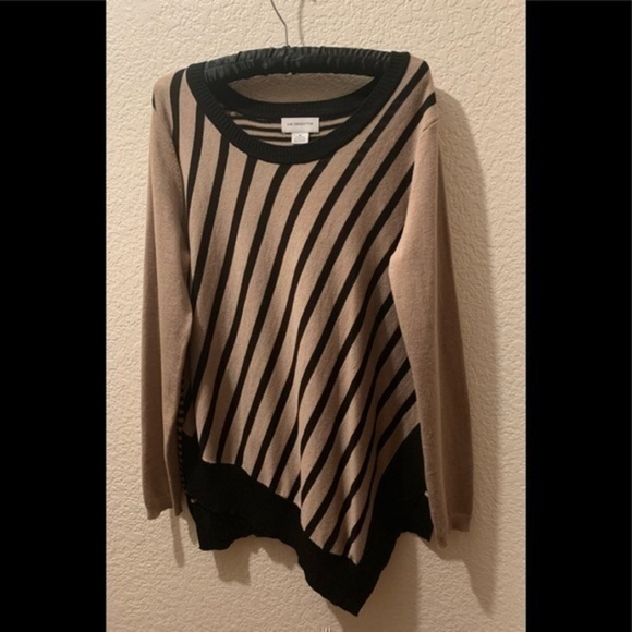 Liz Claiborne sweater tan & black - Picture 2 of 9